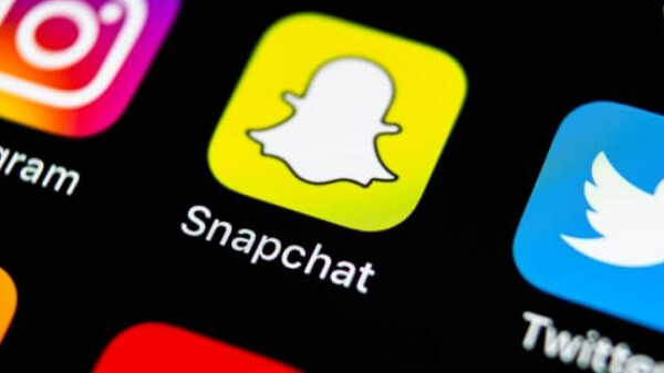 How to Log into Someone Else's Snapchat without Logging Them out?